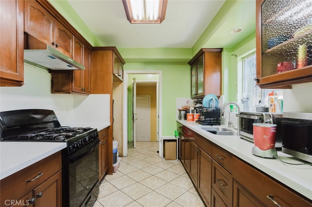 11338 Dronfield Avenue Property Photo 13