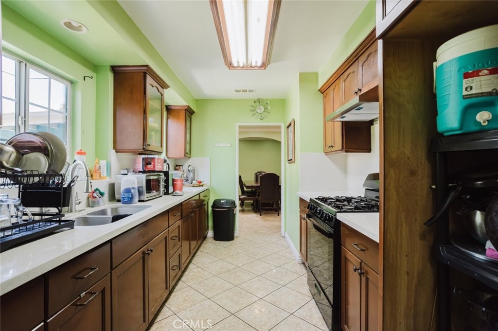 11338 Dronfield Avenue Property Photo 17