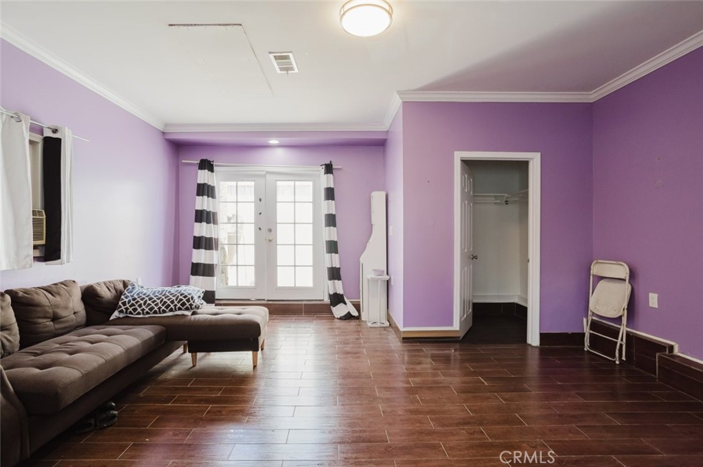 11338 Dronfield Avenue Property Photo 20