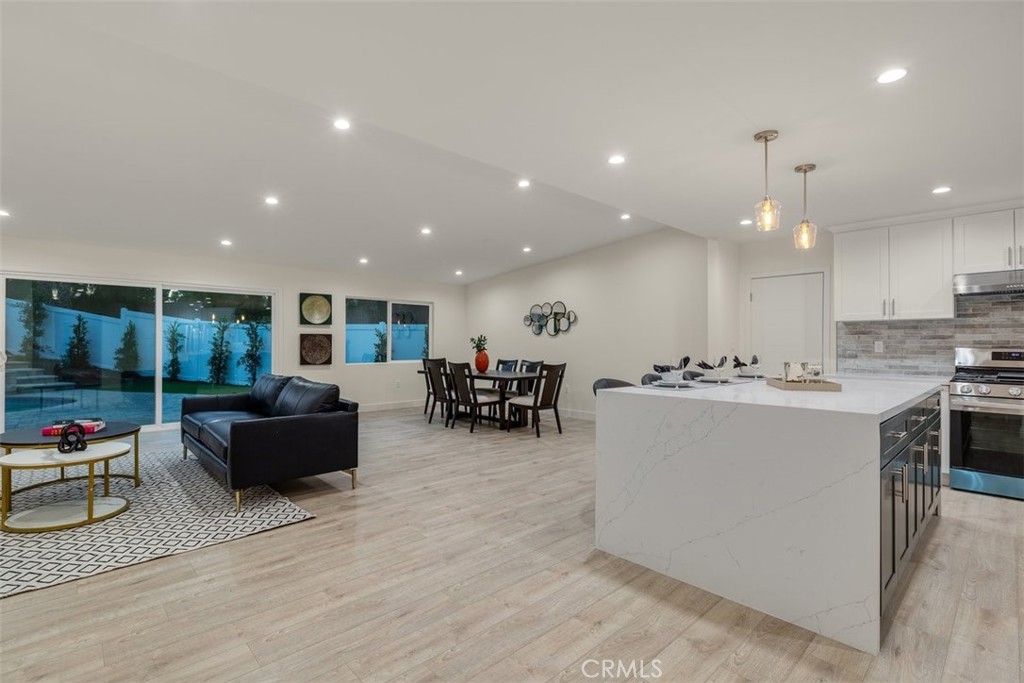 5115 Rigoletto Street Property Photo 3