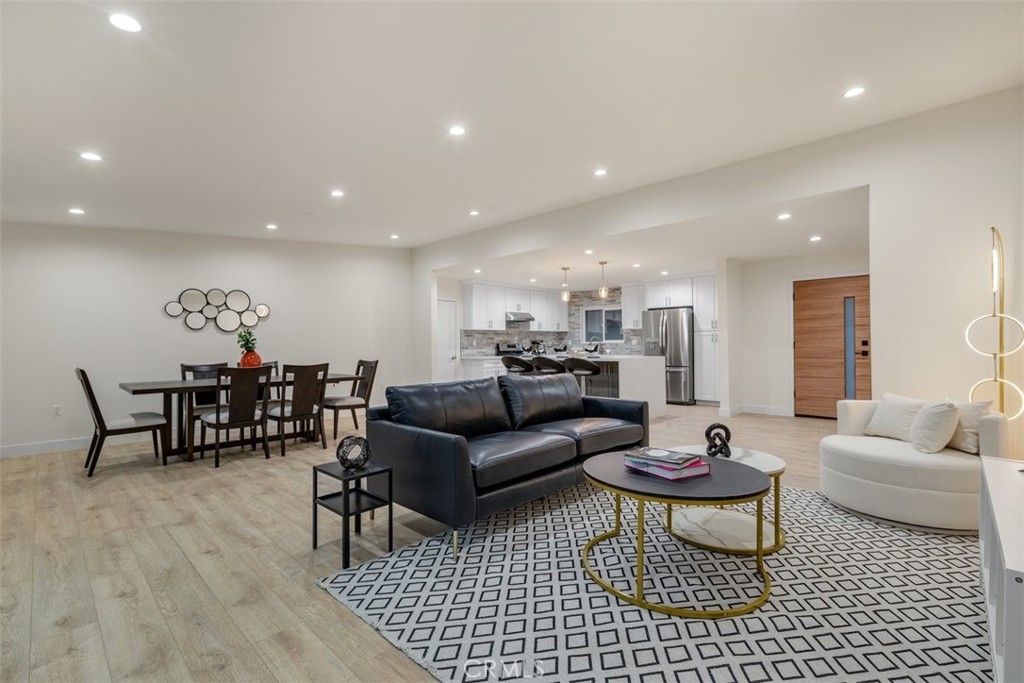 5115 Rigoletto Street Property Photo 6
