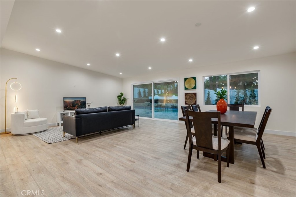 5115 Rigoletto Street Property Photo 8