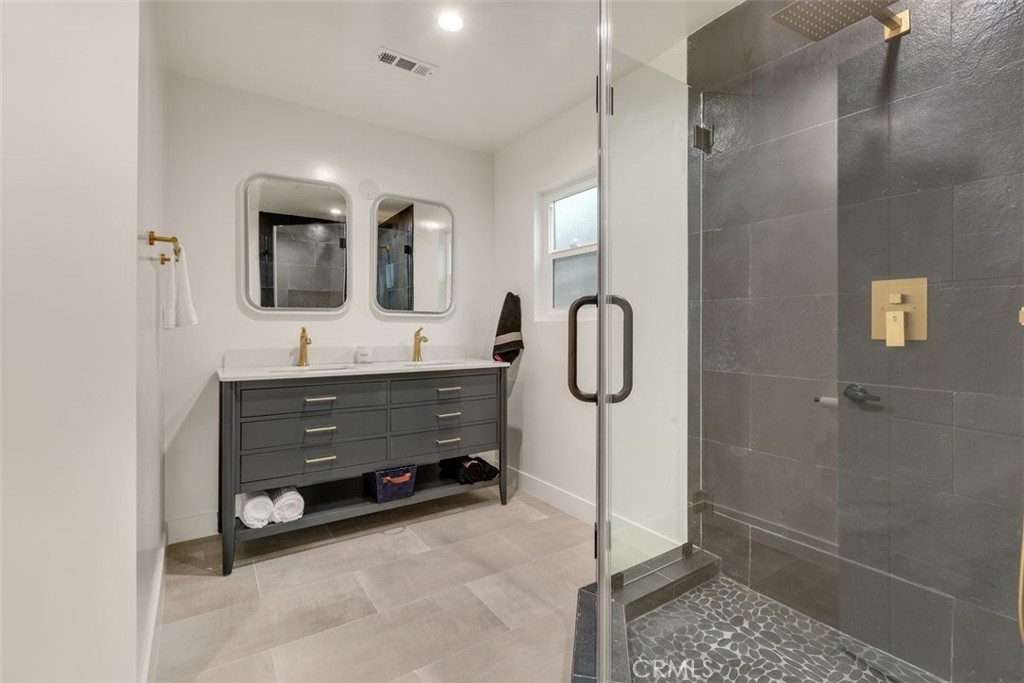 5115 Rigoletto Street Property Photo 20