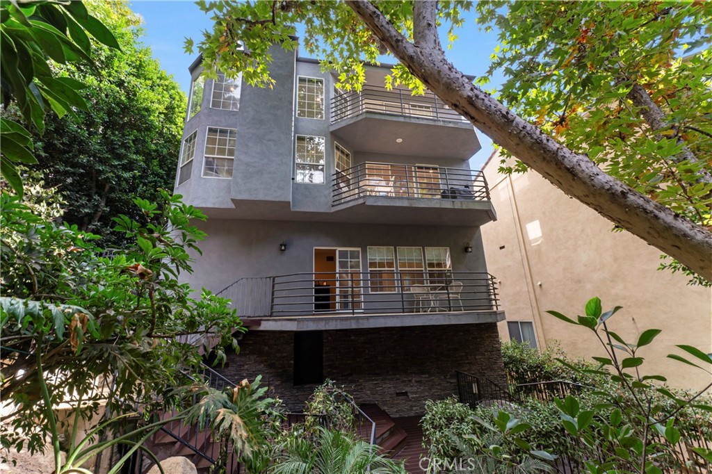 2355 N Beverly Glen Boulevard Property Photo 2
