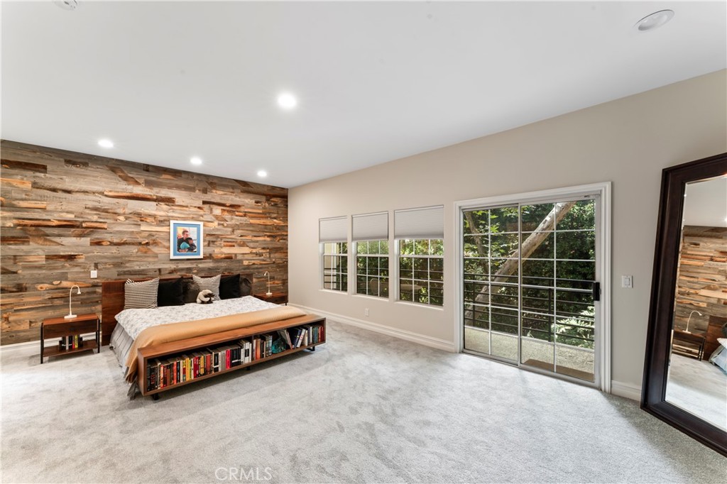 2355 N Beverly Glen Boulevard Property Photo 13