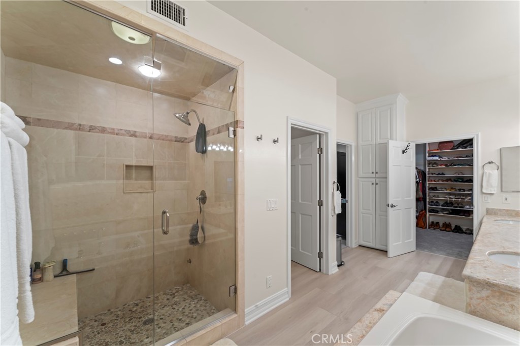 2355 N Beverly Glen Boulevard Property Photo 21