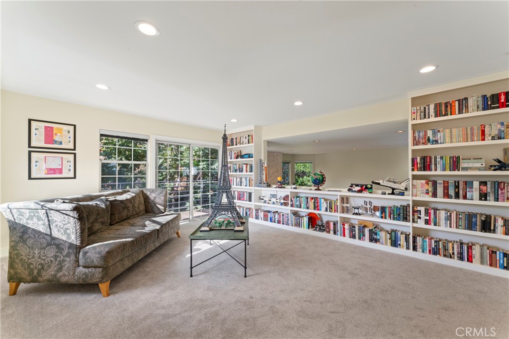 2355 N Beverly Glen Boulevard Property Photo 26