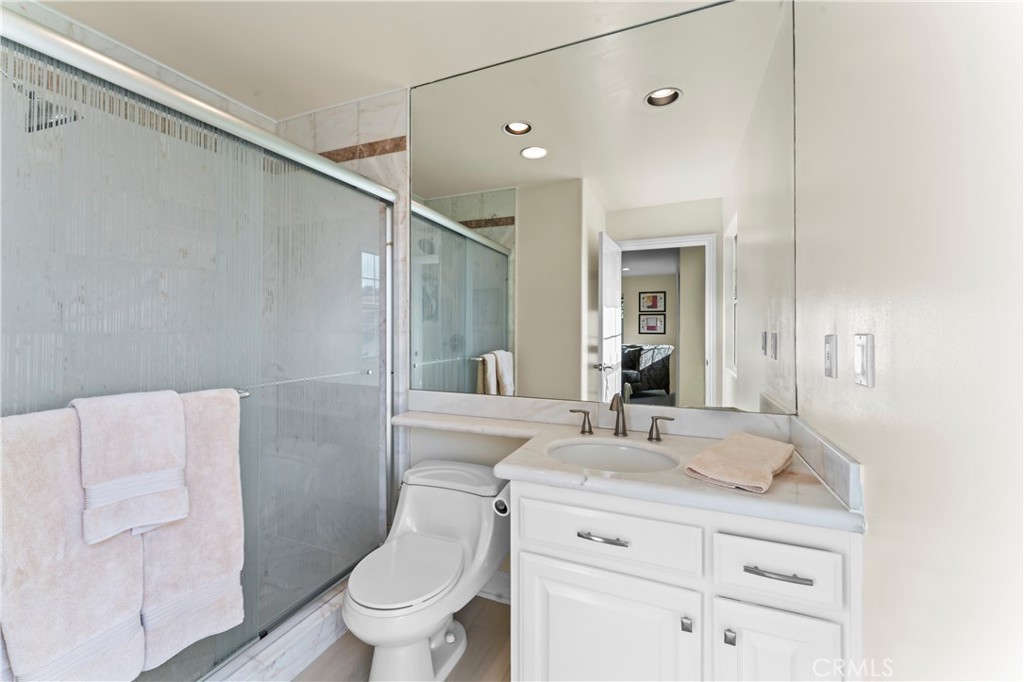 2355 N Beverly Glen Boulevard Property Photo 28