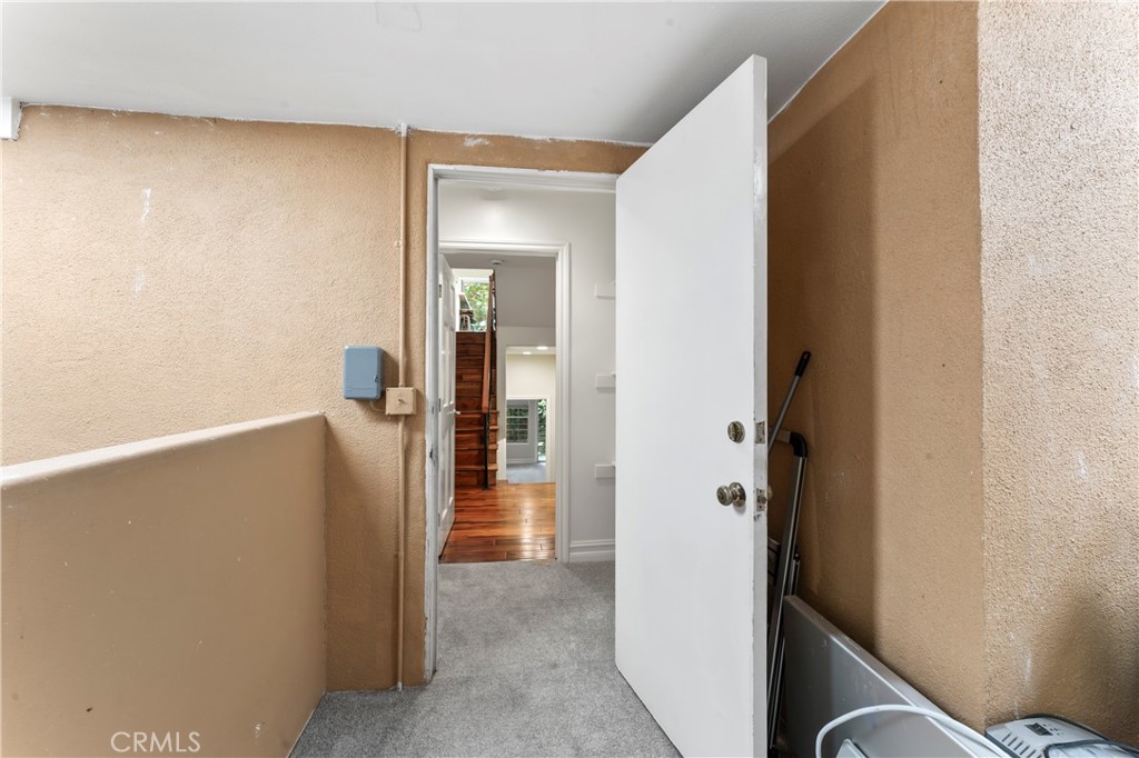 2355 N Beverly Glen Boulevard Property Photo 32