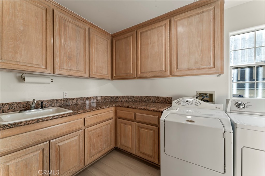 2355 N Beverly Glen Boulevard Property Photo 40