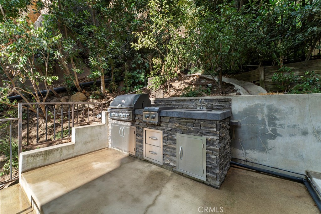 2355 N Beverly Glen Boulevard Property Photo 42