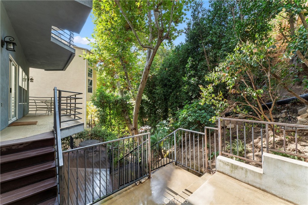2355 N Beverly Glen Boulevard Property Photo 44