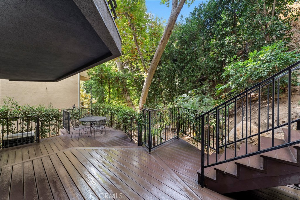 2355 N Beverly Glen Boulevard Property Photo 45