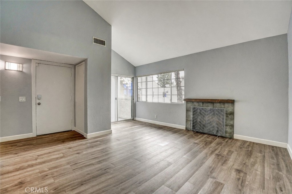 20155 Keswick 209 Property Photo 2