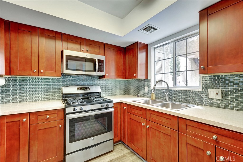 20155 Keswick 209 Property Photo 11