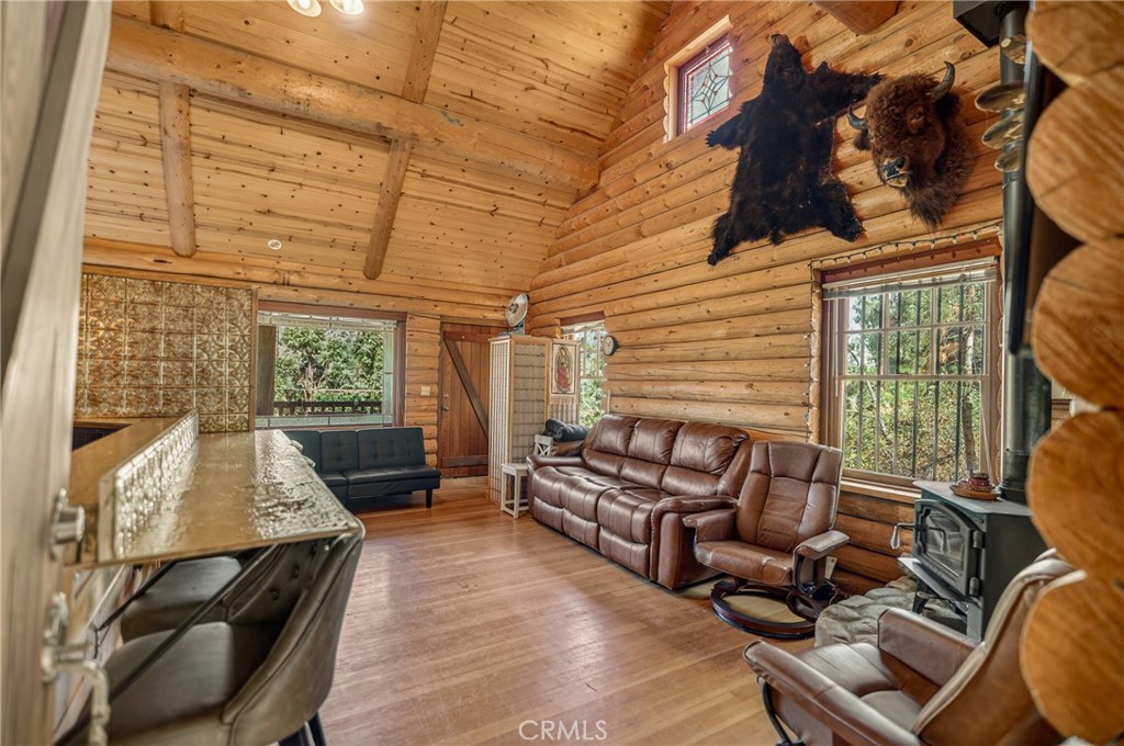 15916 Zurich Way Property Photo 2