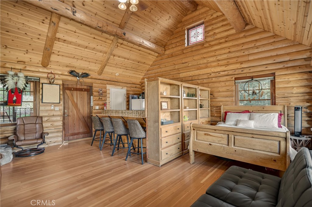 15916 Zurich Way Property Photo 3