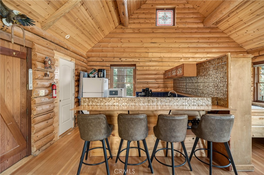 15916 Zurich Way Property Photo 4