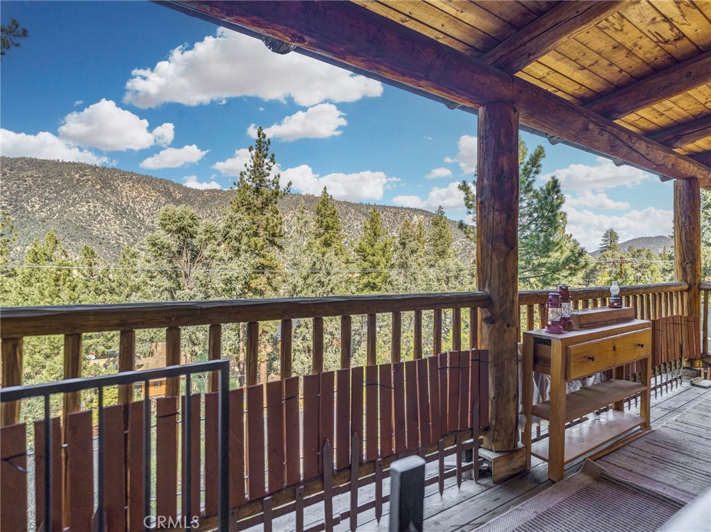 15916 Zurich Way Property Photo 6