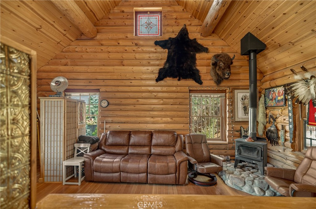 15916 Zurich Way Property Photo 13