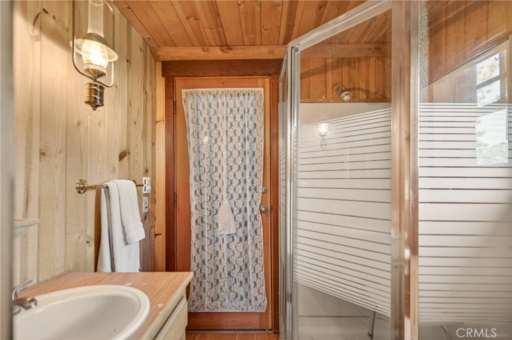 15916 Zurich Way Property Photo 30