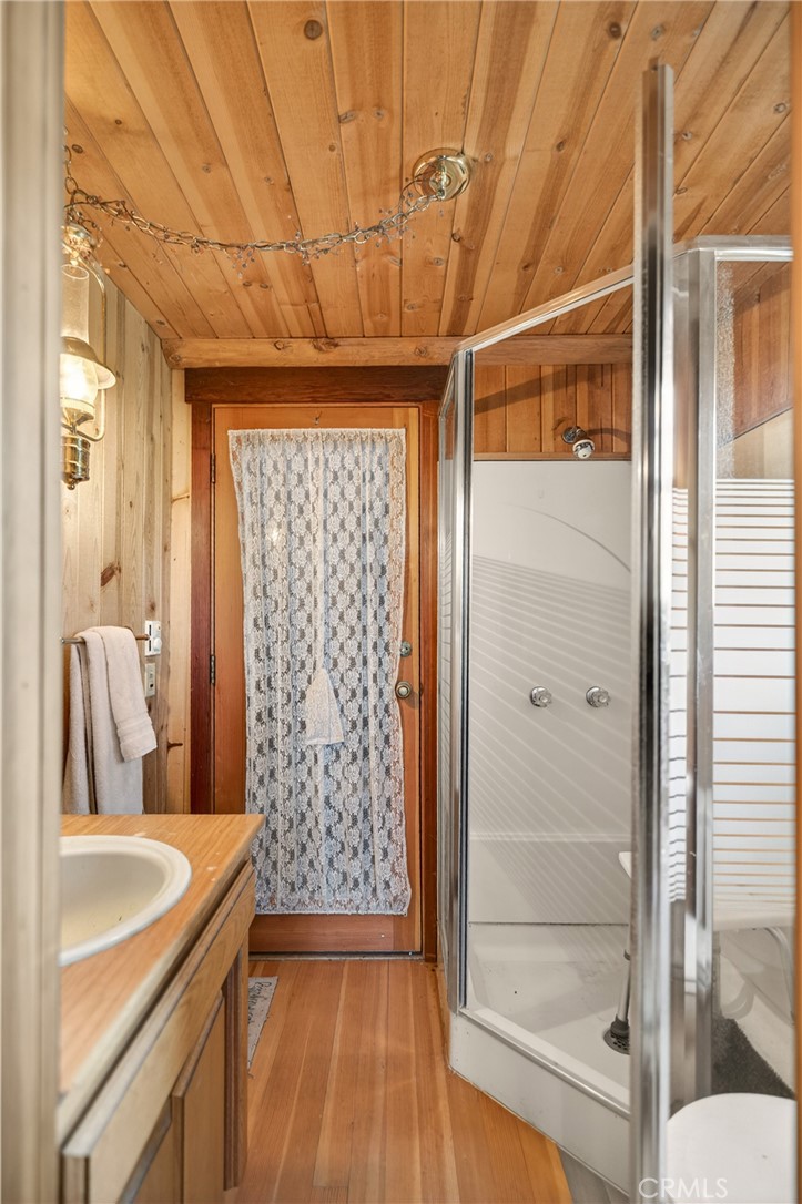 15916 Zurich Way Property Photo 31