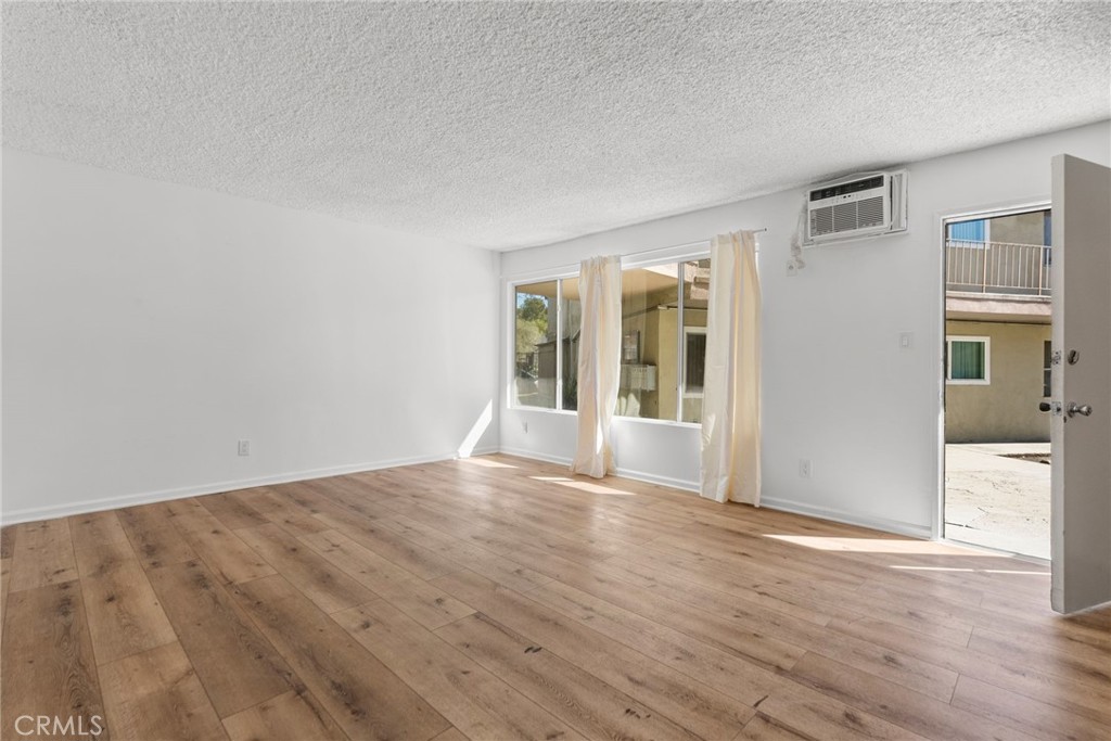 8649 Sunland Boulevard 5 Property Photo 4