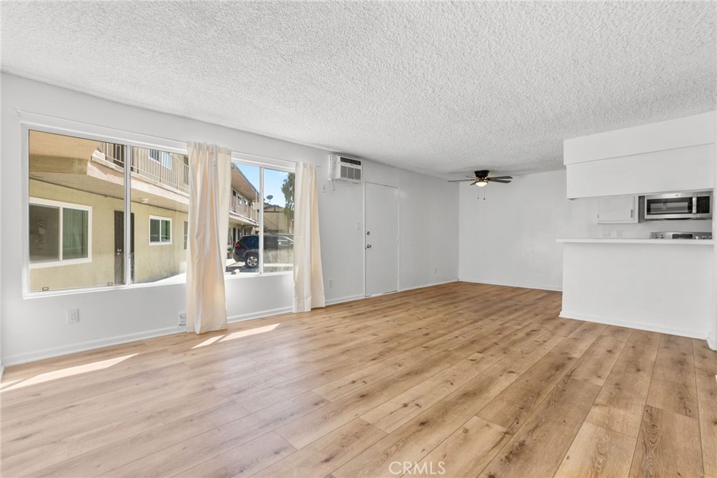 8649 Sunland Boulevard 5 Property Photo 8
