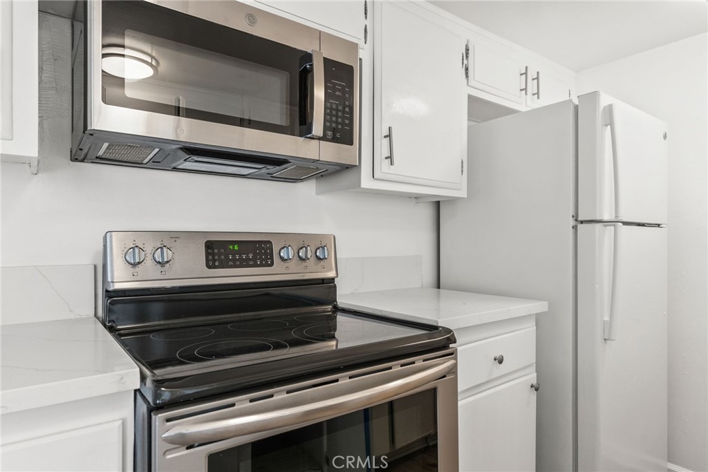 8649 Sunland Boulevard 5 Property Photo 16