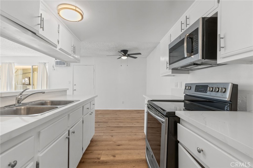 8649 Sunland Boulevard 5 Property Photo 18