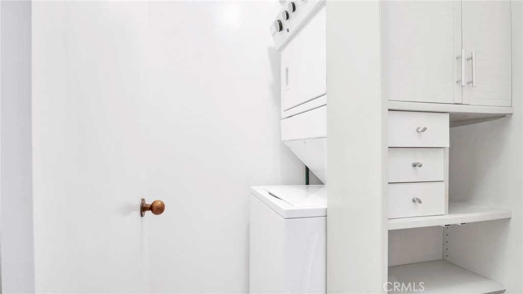 222 S Central 432 Property Photo 17