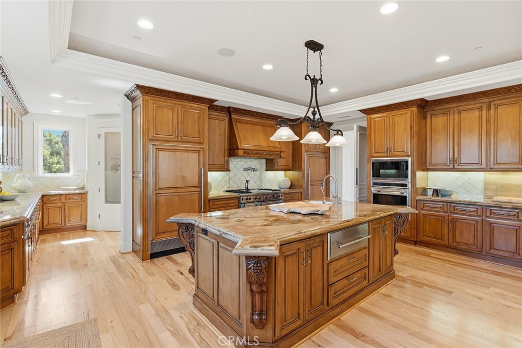 988 Candlecrest Drive Property Photo 14