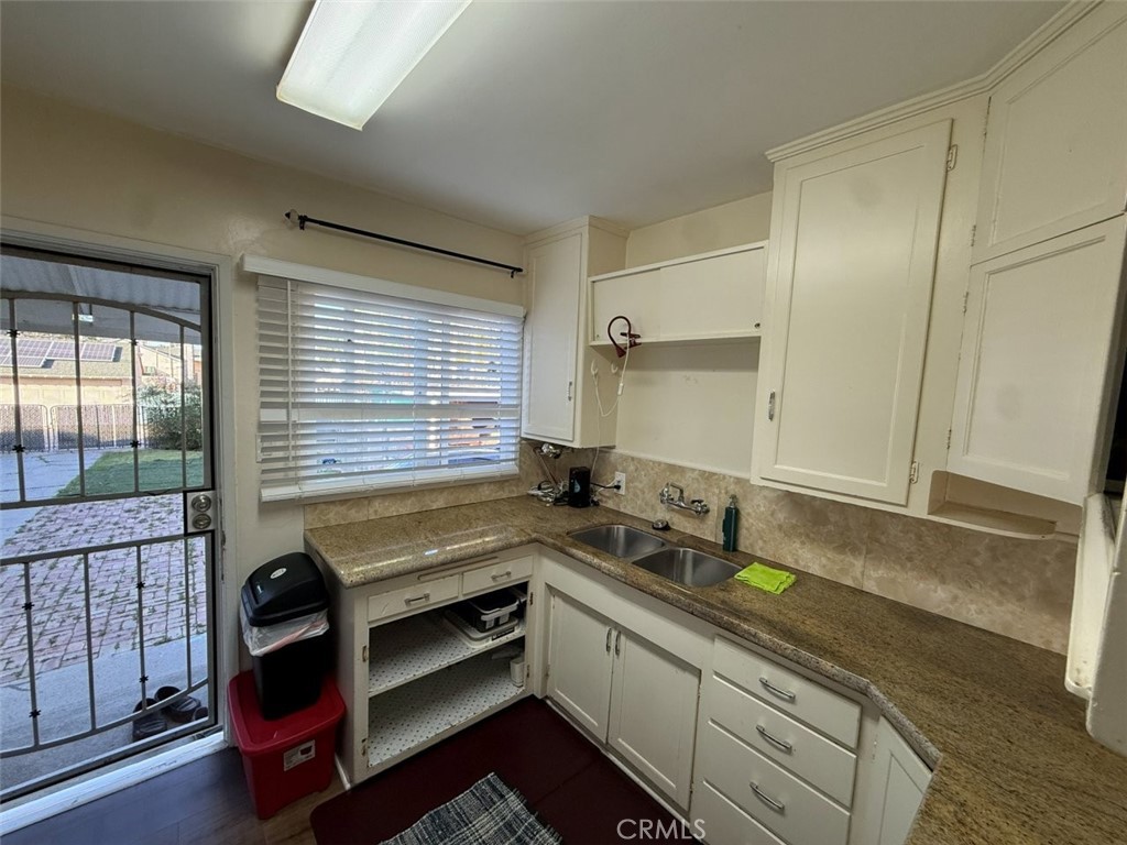 17415 Burbank Drive Property Photo 14