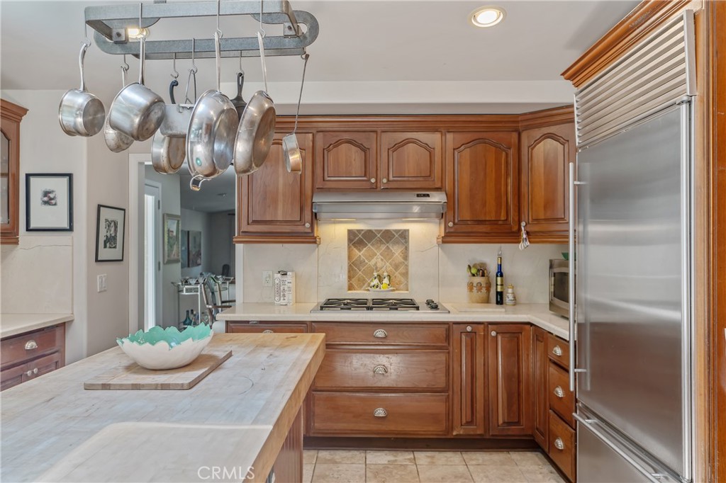 3818 Hayvenhurst Avenue Property Photo 14