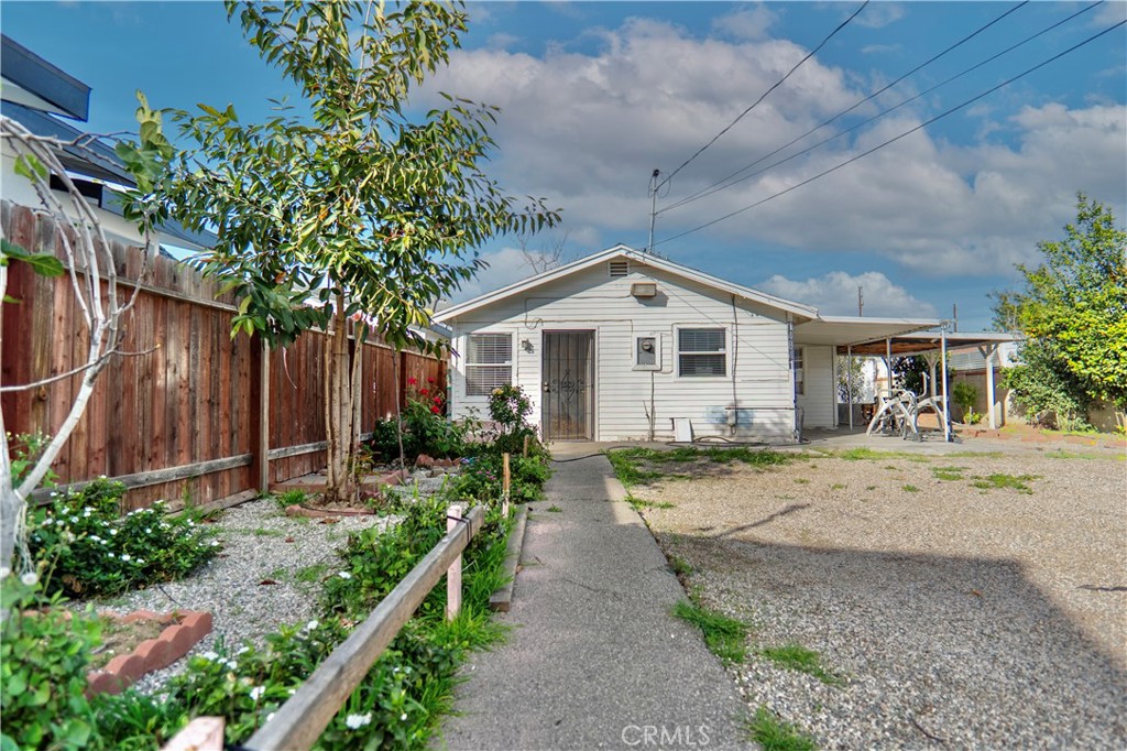 14841 Archwood Property Photo 1