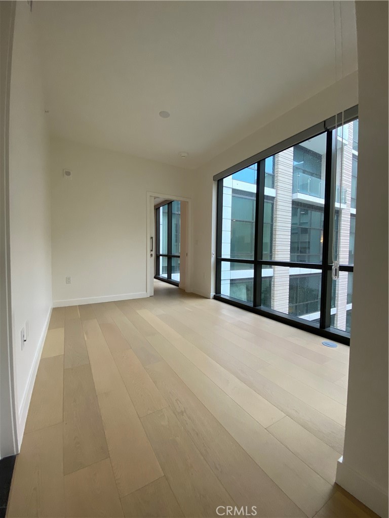 400 S Broadway 1014 Property Photo 2