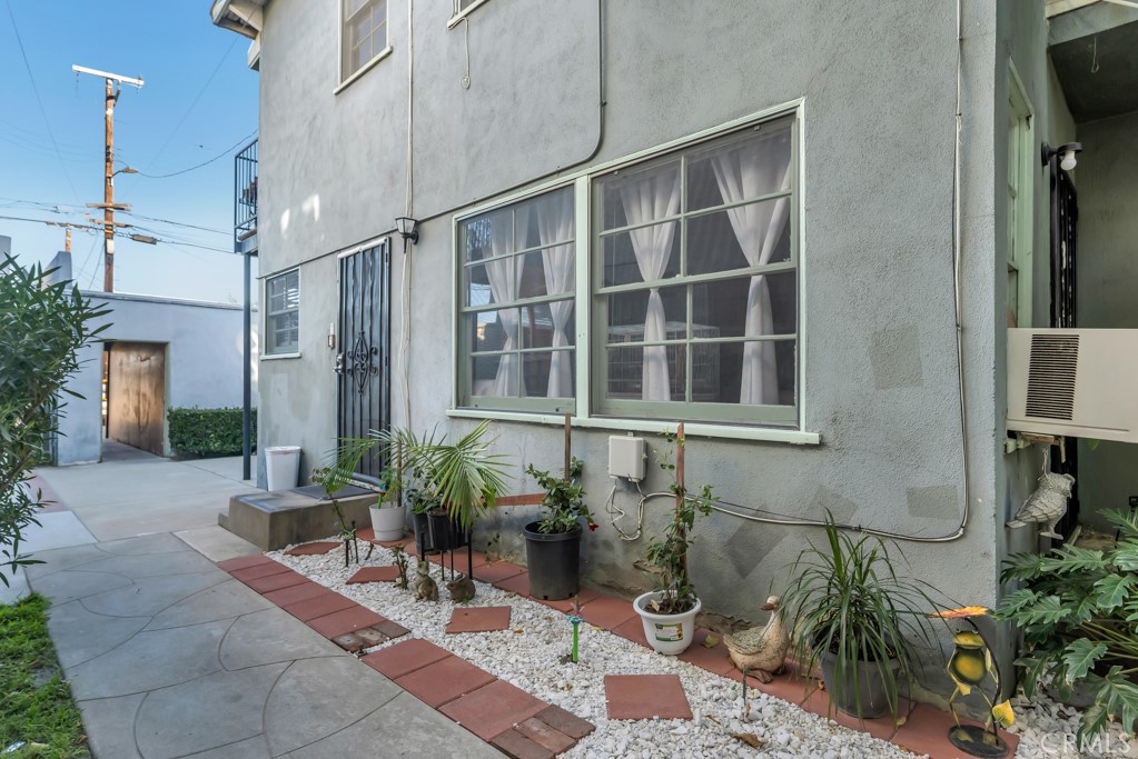 6308 Coldwater Canyon Property Photo 8