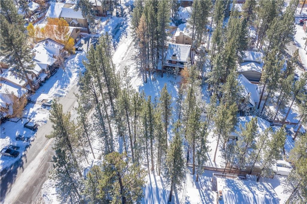 570 Summit Property Photo 4