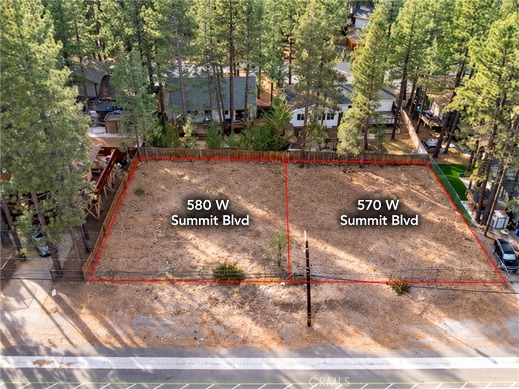 570 Summit Property Photo 4