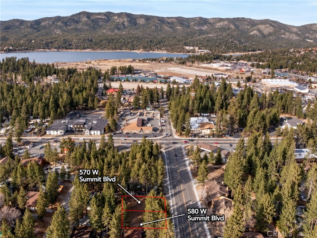 570 Summit Property Photo 7