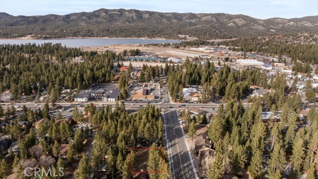 570 Summit Property Photo 8