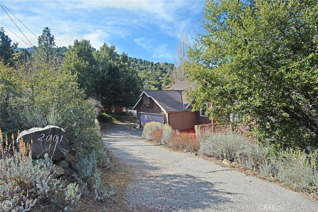 2001 Zermatt Property Photo 2
