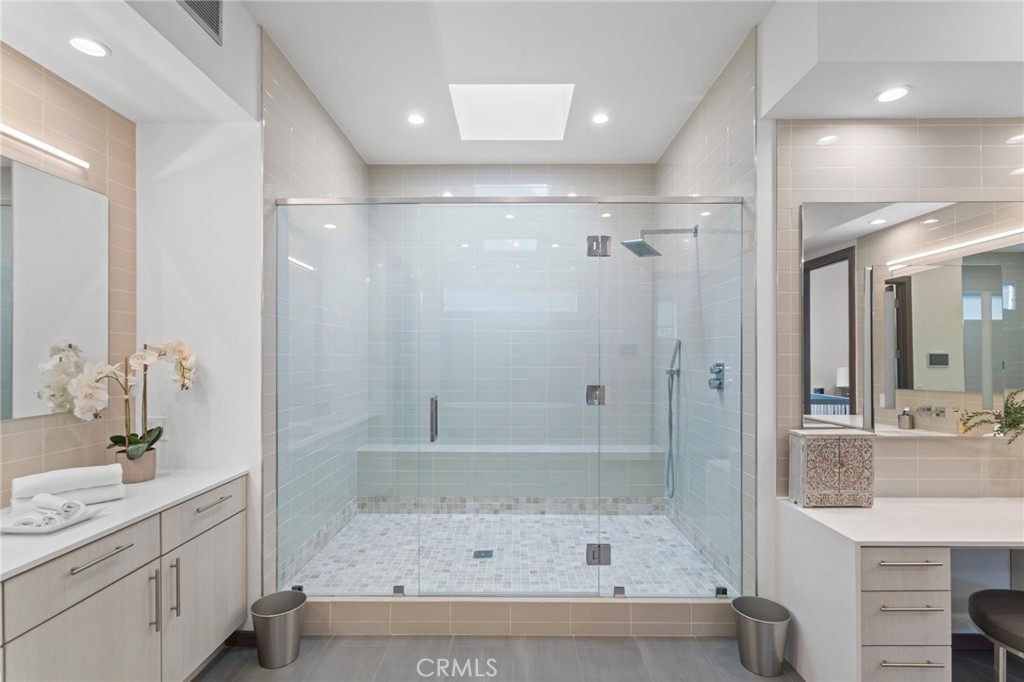15641 Meadowgate Property Photo 4