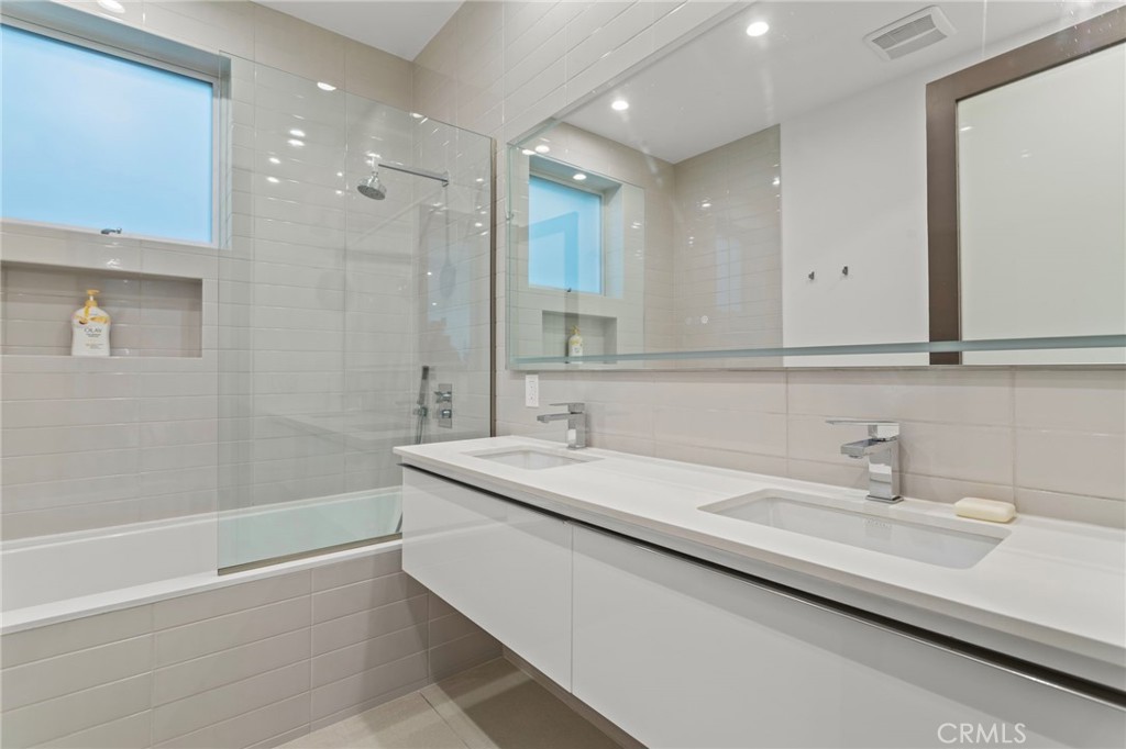 15641 Meadowgate Property Photo 29