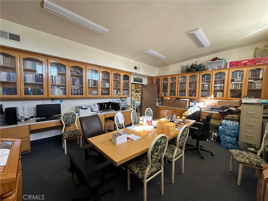 18407 Sherman Way Property Photo 11