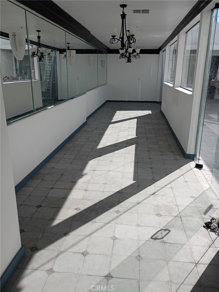 8620 Wilshire Property Photo 9