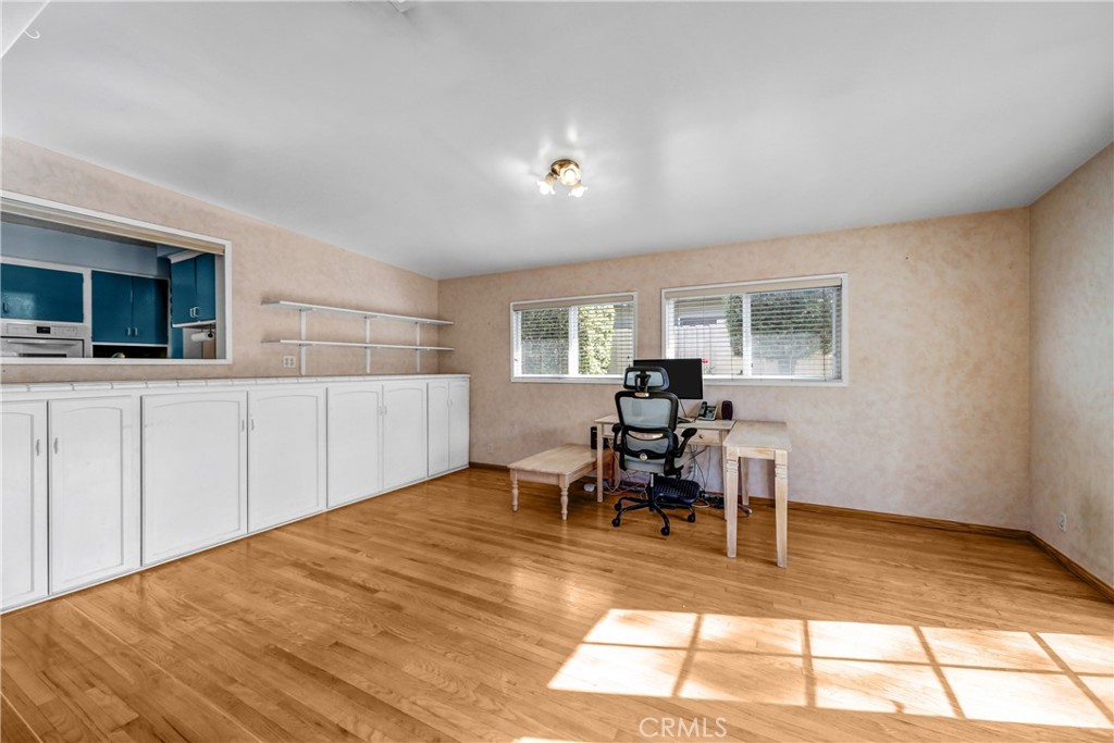 5906 Colbath Property Photo 10