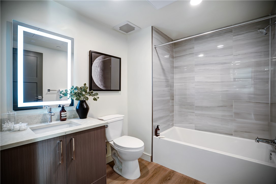 5717 Carlton Way 708 Property Photo 6