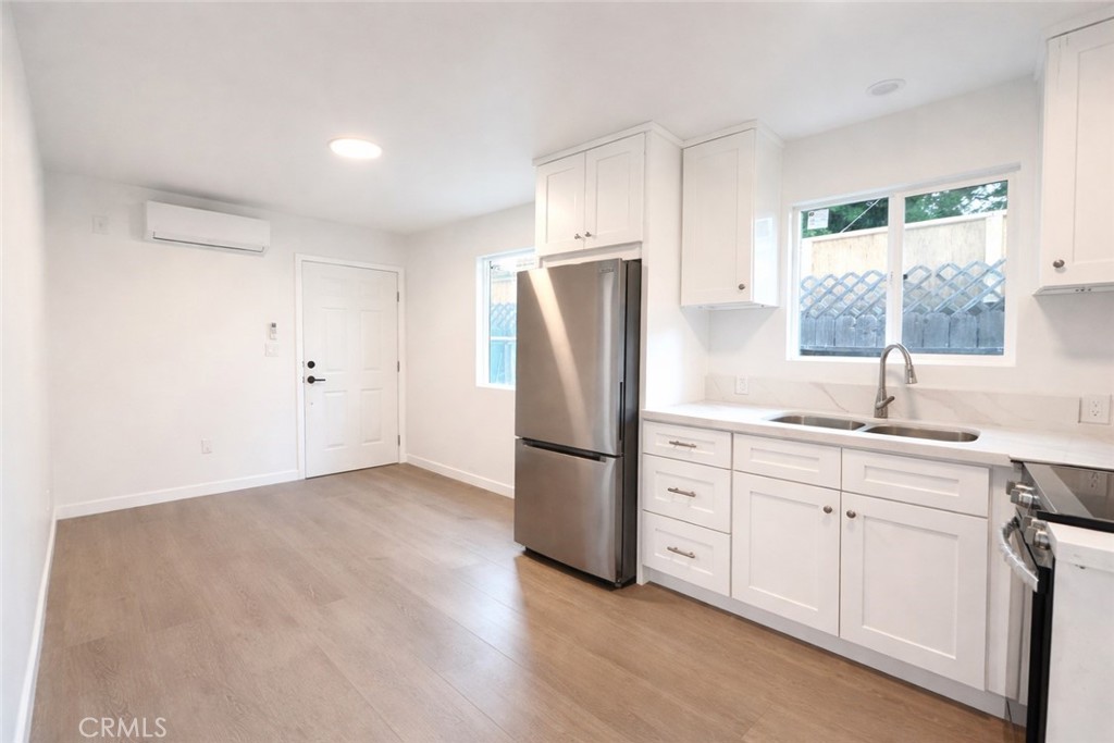 6907 Noble Property Photo 11