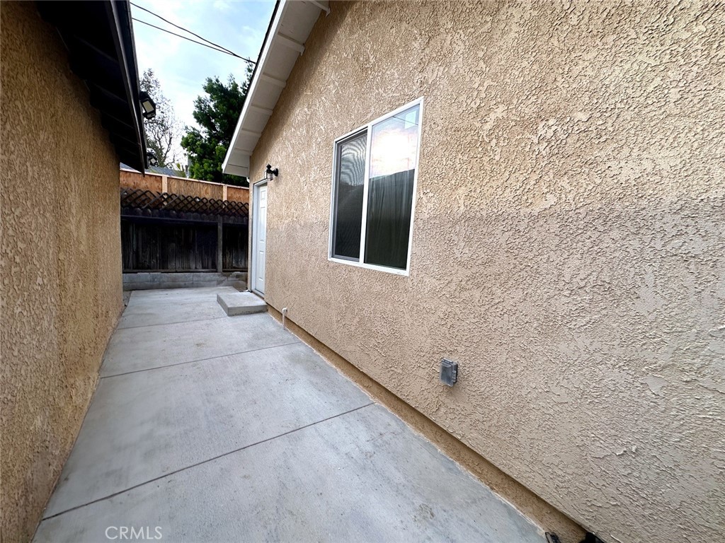6907 Noble Property Photo 12